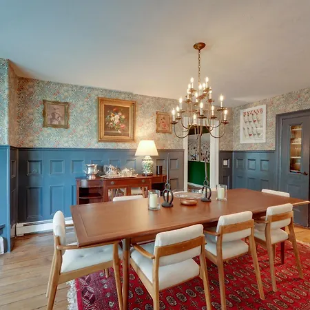 Historic Connecticut Home With Grill And Spacious Yard